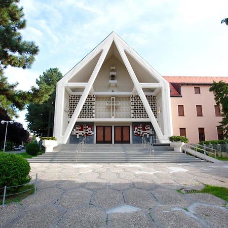 זאגרב Apartment Cubo Maksimir 1 מראה חיצוני תמונה